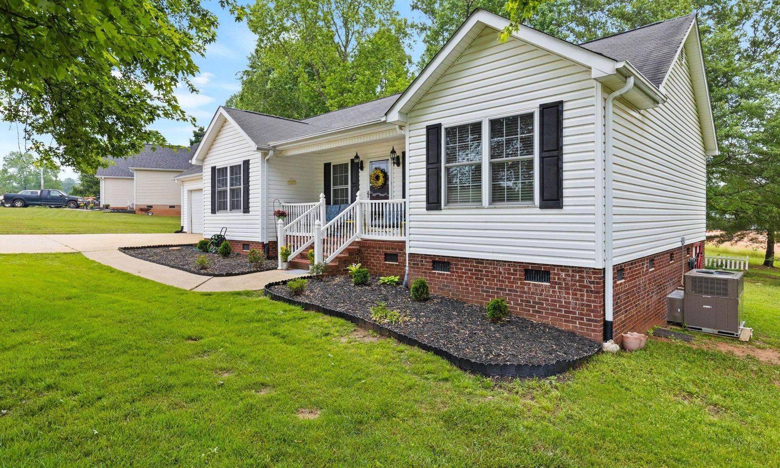 Property image 4 at 415 Alethia Street, Easley, SC 29642