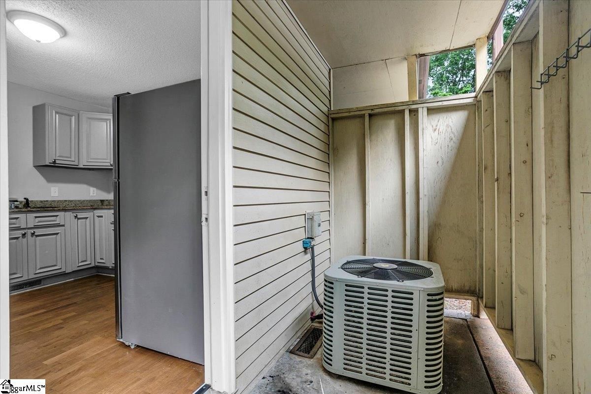 Property image 4 at 100 Buttercup Way, Taylors, SC 29687