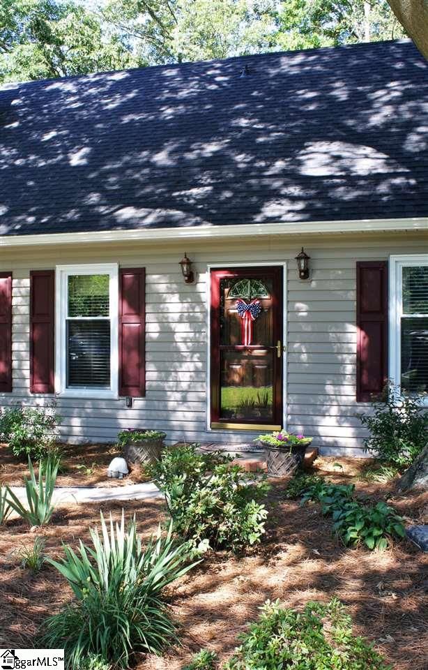Property image 2 at 200 Woodview Drive, Taylors, SC 29687
