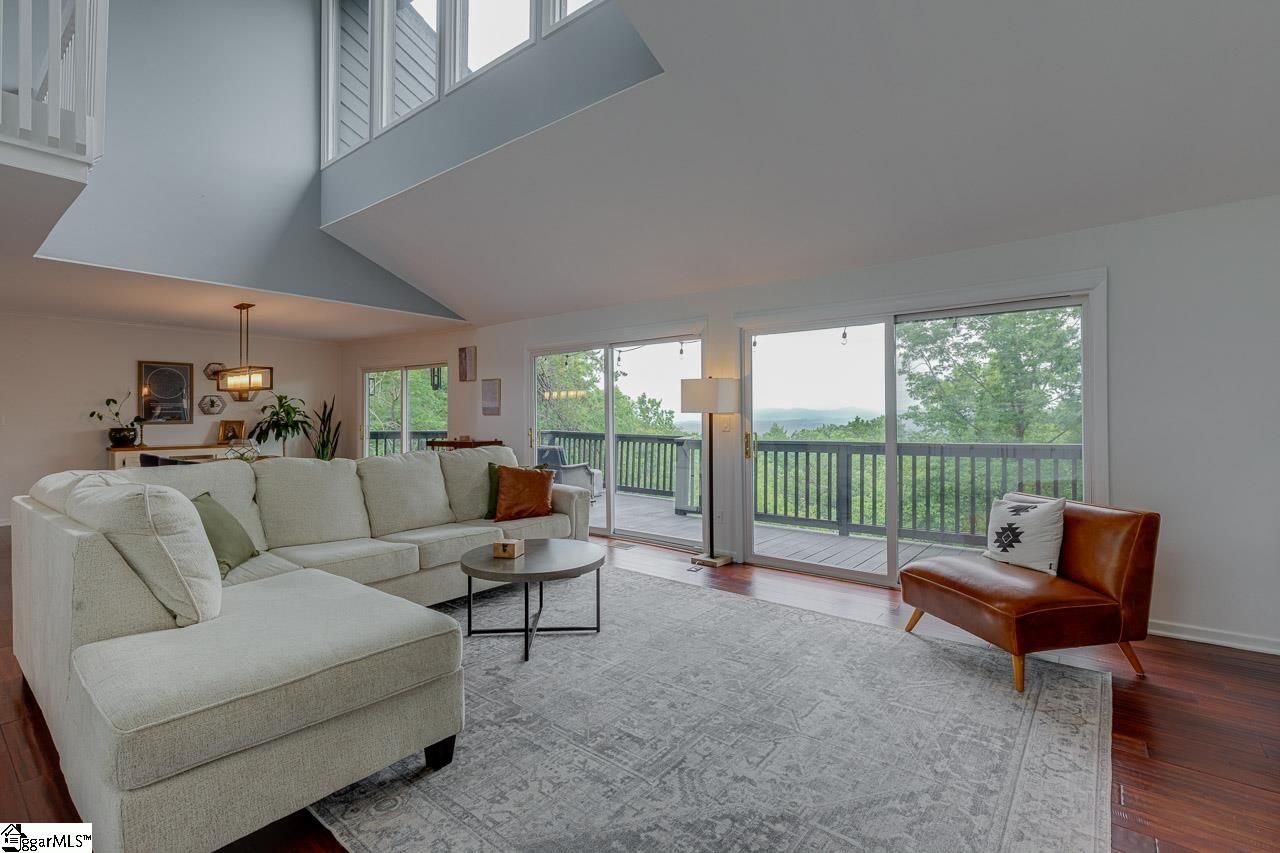 Property image 3 at 2 Hickory Ridge, Greenville, SC 29609