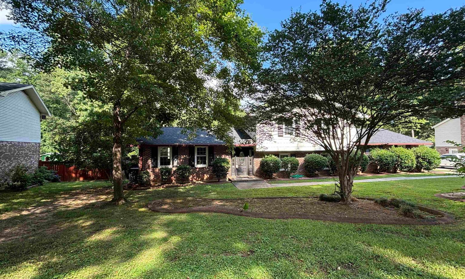 Main image of property at 112 Meadowbrook Drive, Mauldin, SC 29662-2762