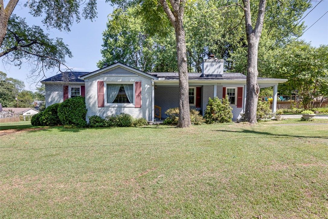 Property image 1 at 206 Sylvia Road, Easley, SC 29642