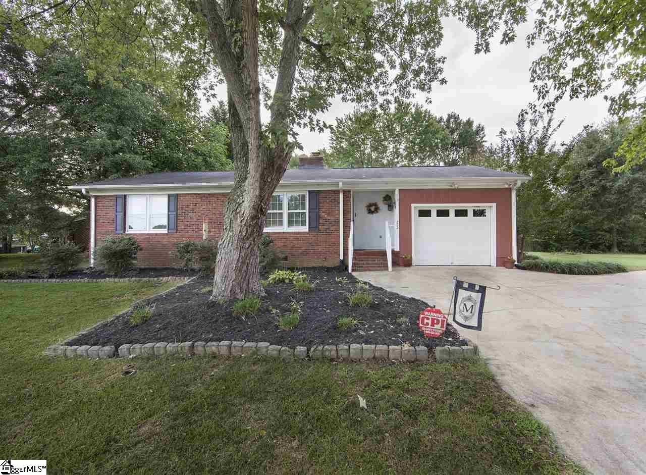 Main image of property at 202 Farrar Lane, Greer, SC 29650