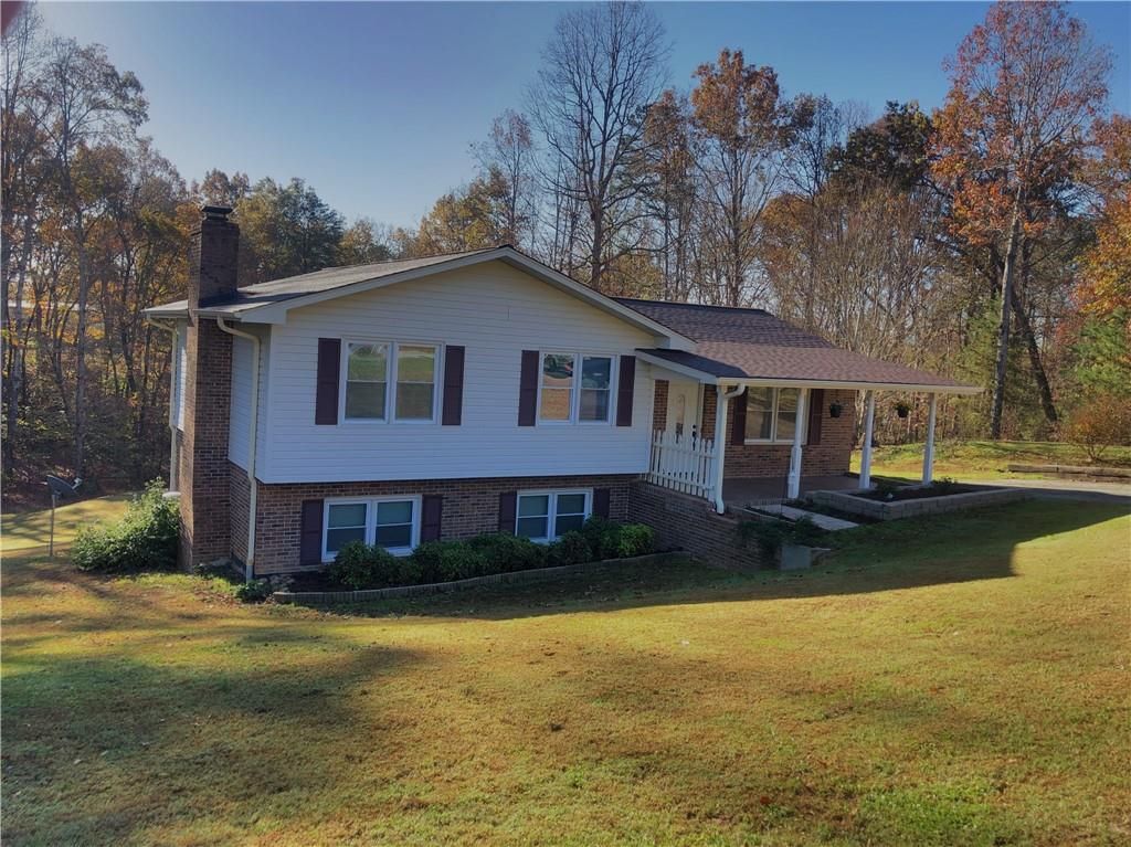 Property image 3 at 111 Country Acres Road, Walhalla, SC 29691