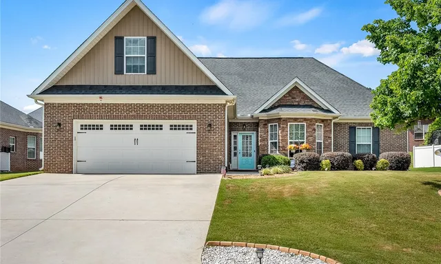 302 Wilkes Way