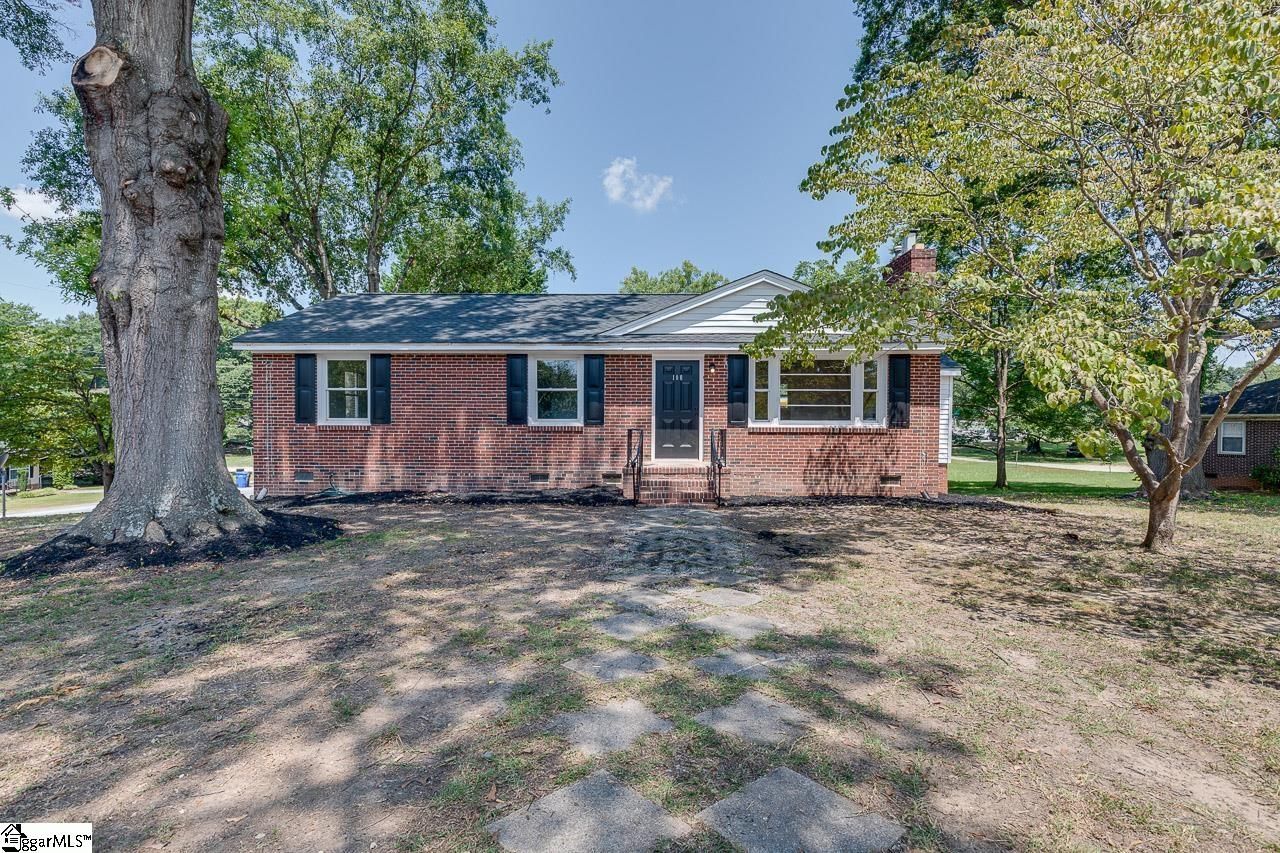 Property image 1 at 100 Crestmere Lane, Taylors, SC 29687