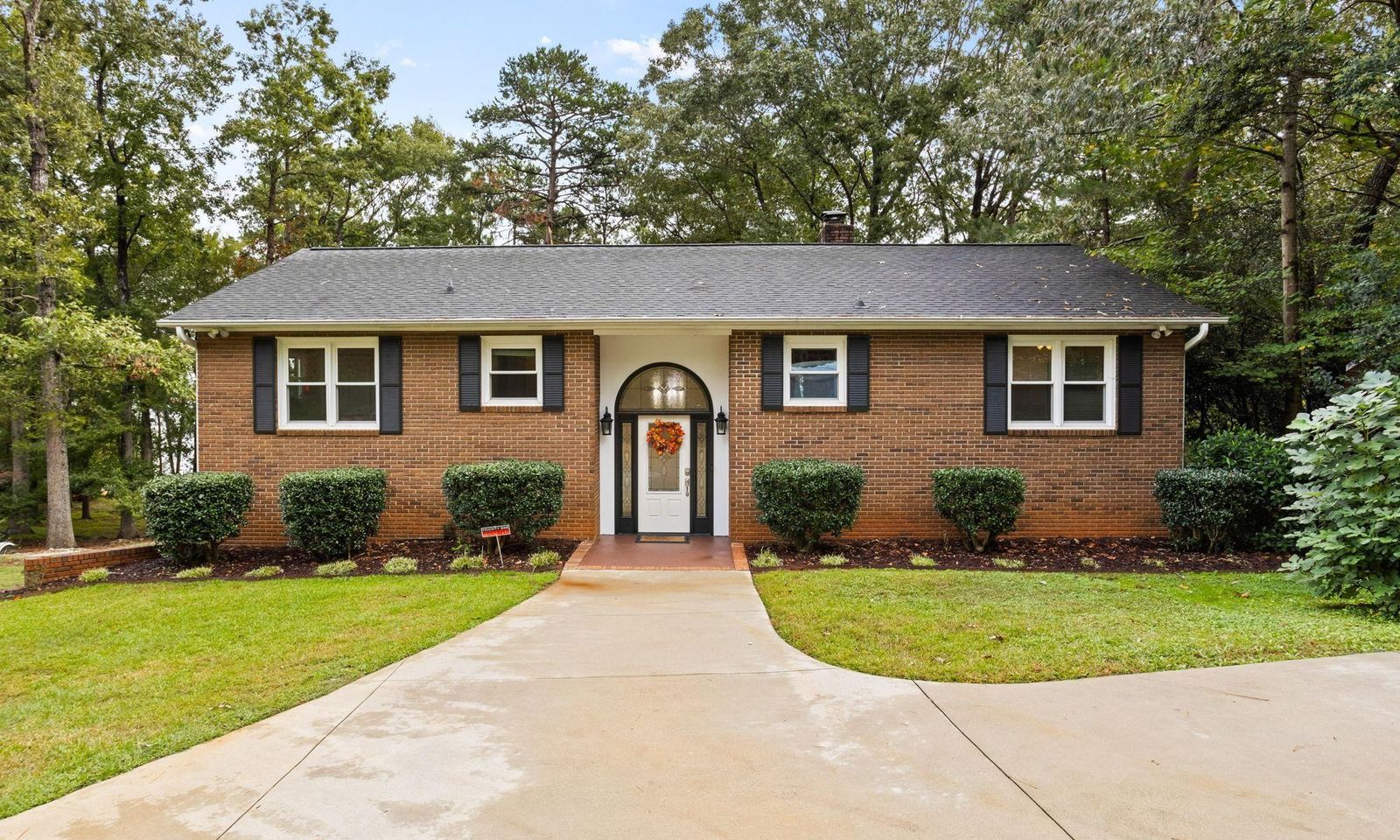 Property image 2 at 211 Circle Drive, Townville, SC 29689