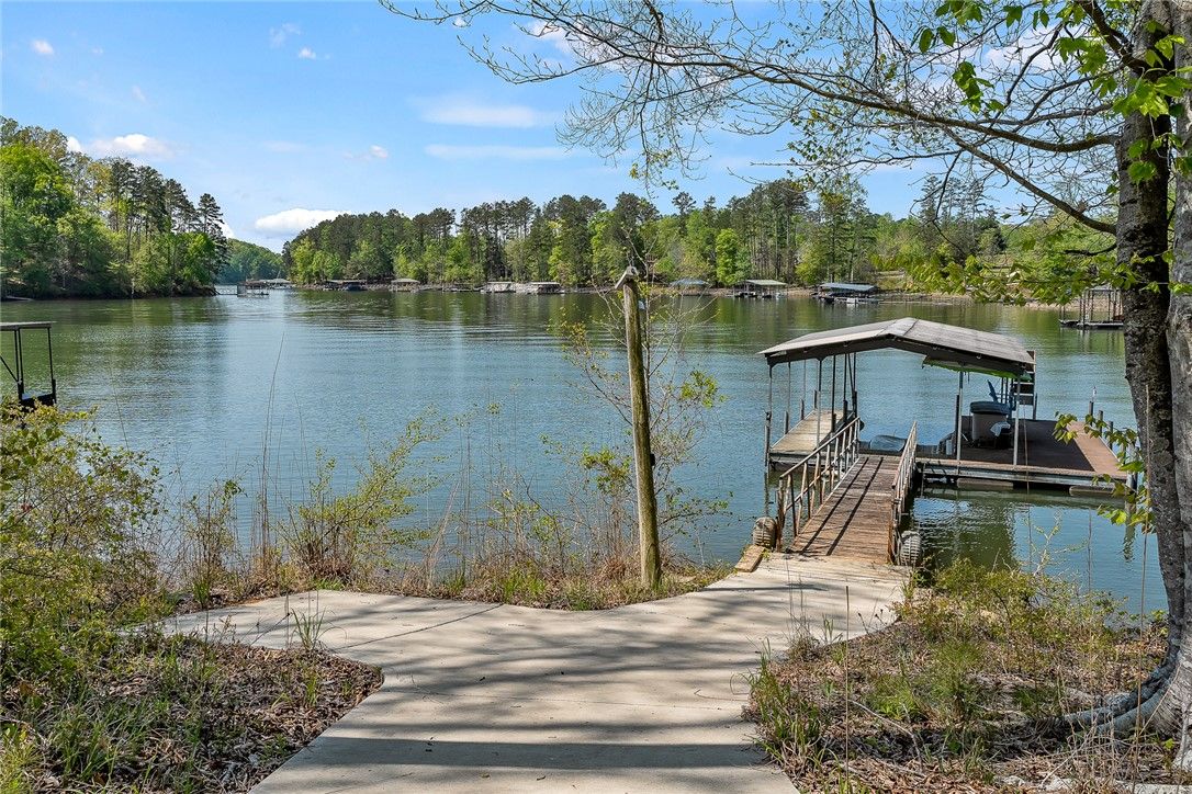 Property image 2 at 224 Lake Breeze Lane, Westminster, SC 29693