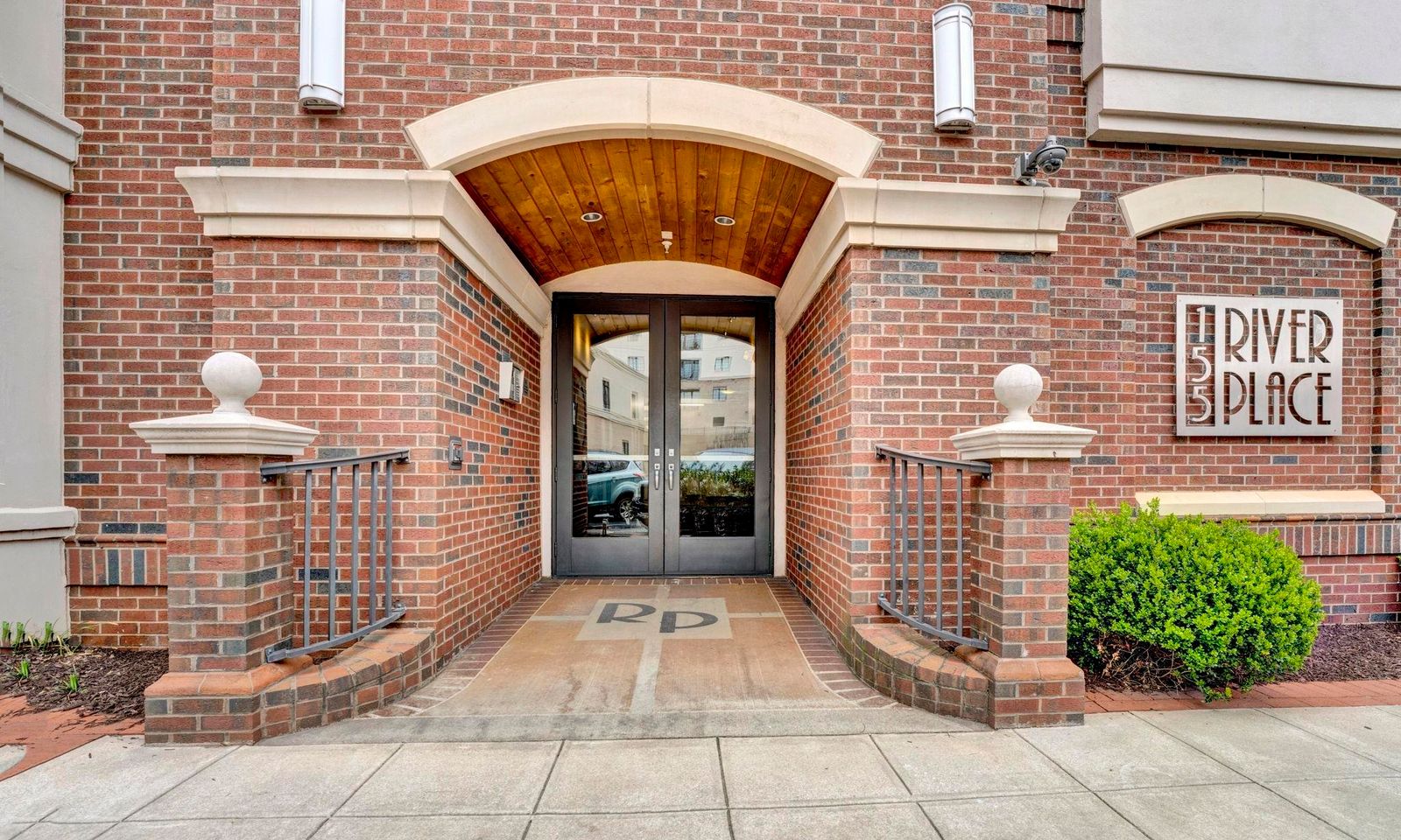 155 Riverplace, Greenville Community