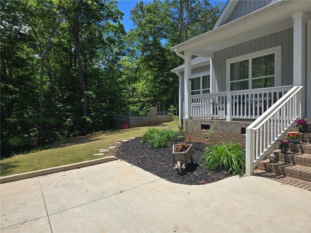 Property image 2 at 1019 Glen Road, Seneca, SC 29672