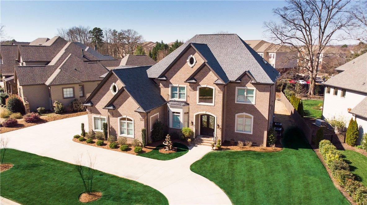 Property image 3 at 520 Chamblee Boulevard, Greenville, SC 29615