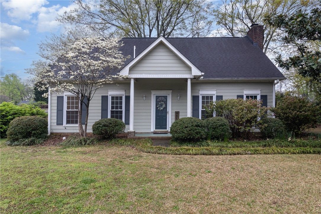 Property image 2 at 102 Crowndale Drive, Taylors, SC 29687