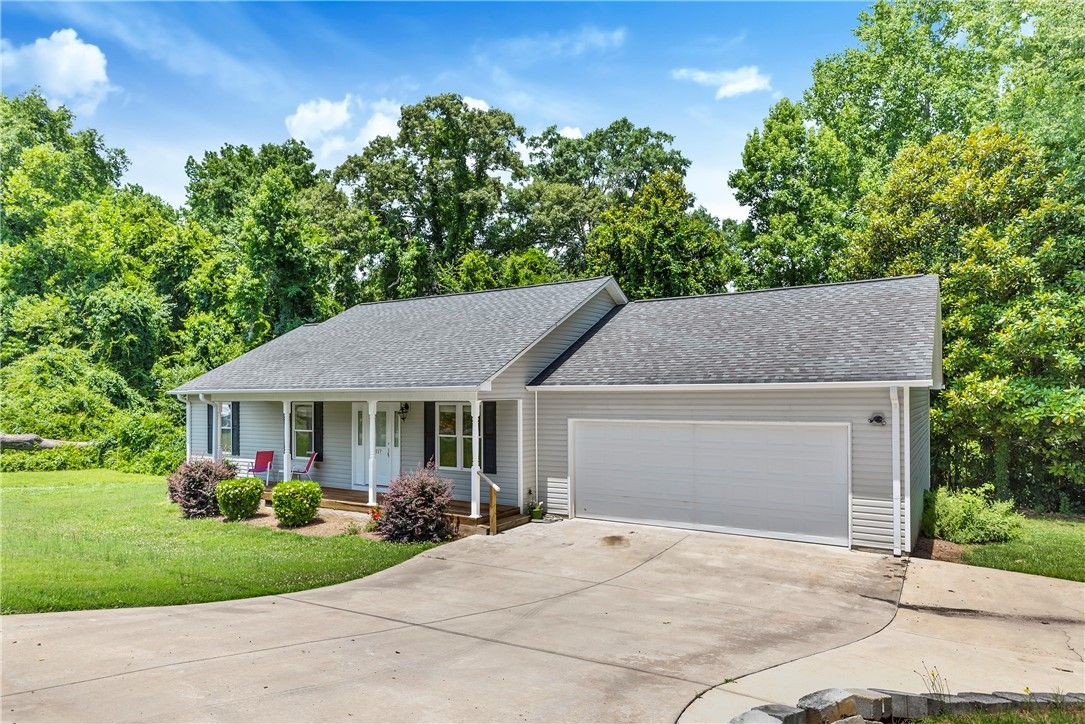 Property image 3 at 117 Norris Avenue, Easley, SC 29640