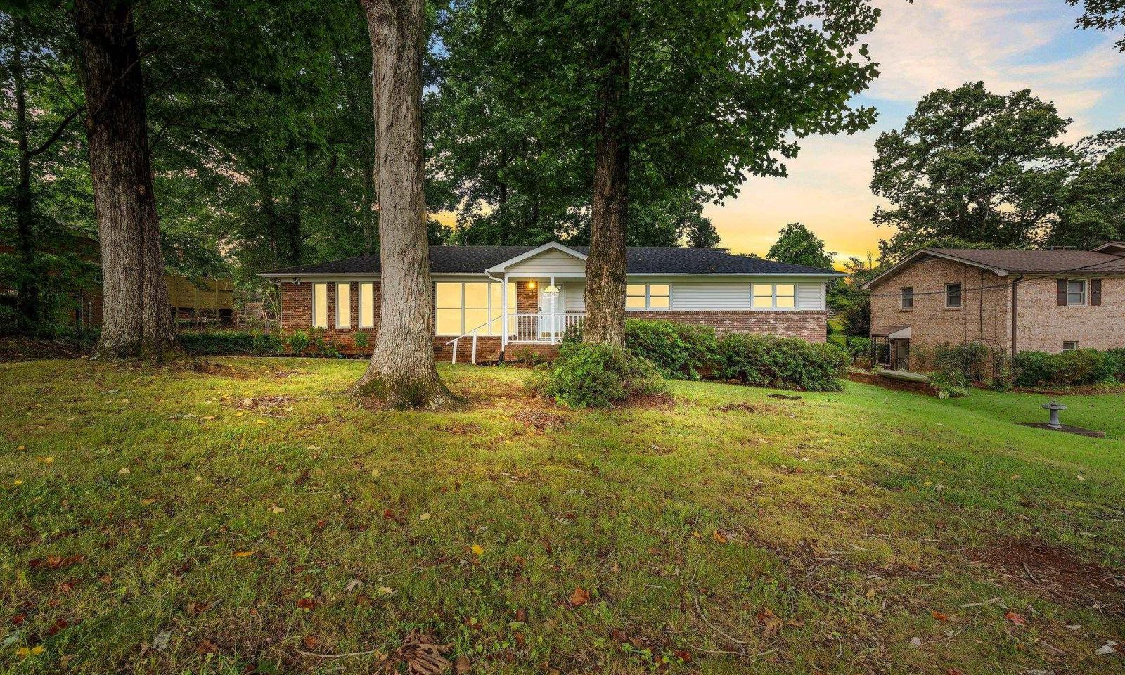 Main image of property at 5 Tazewell Drive, Greenville, SC 29617