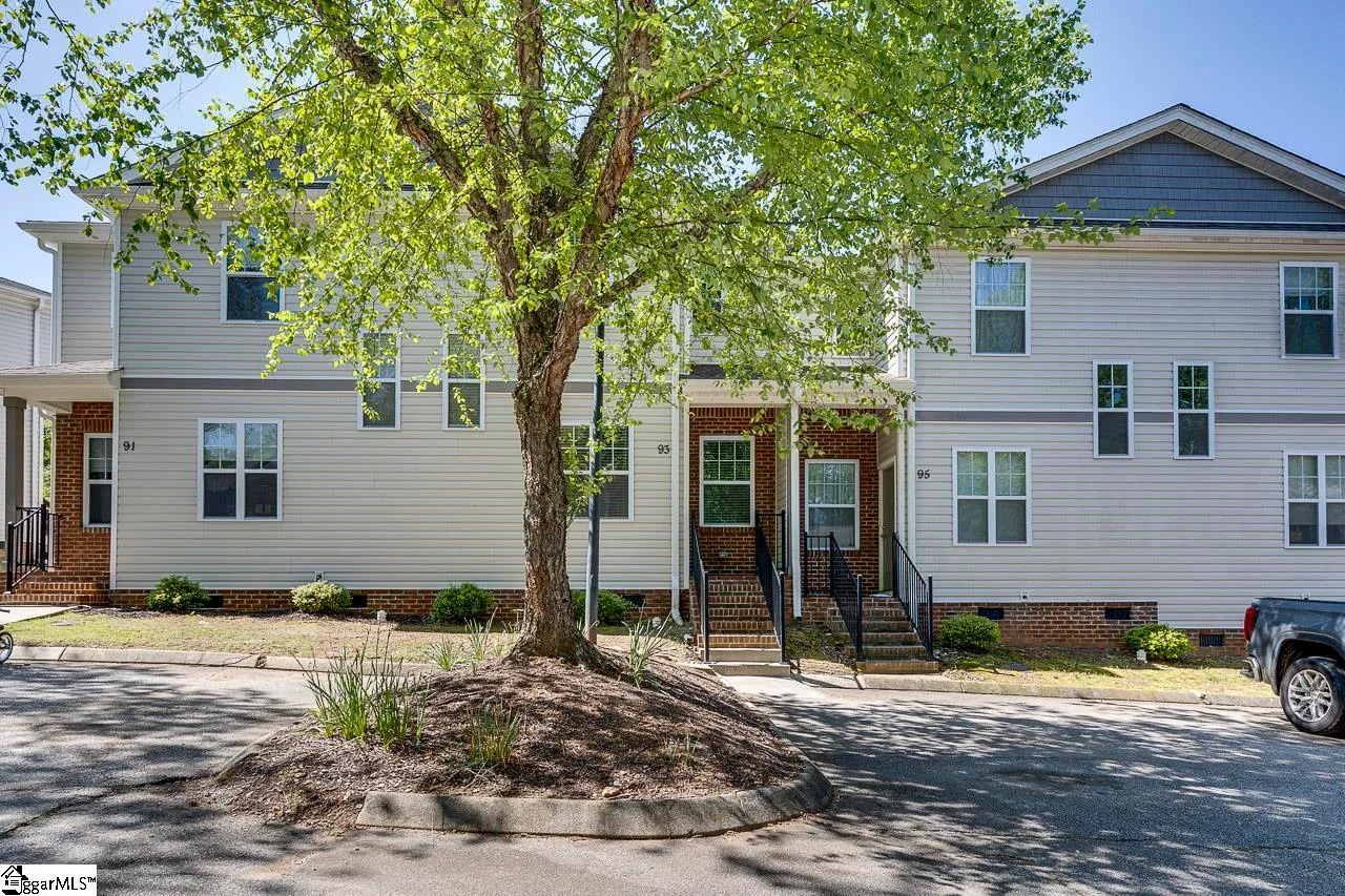 Foxfield, Greer Community