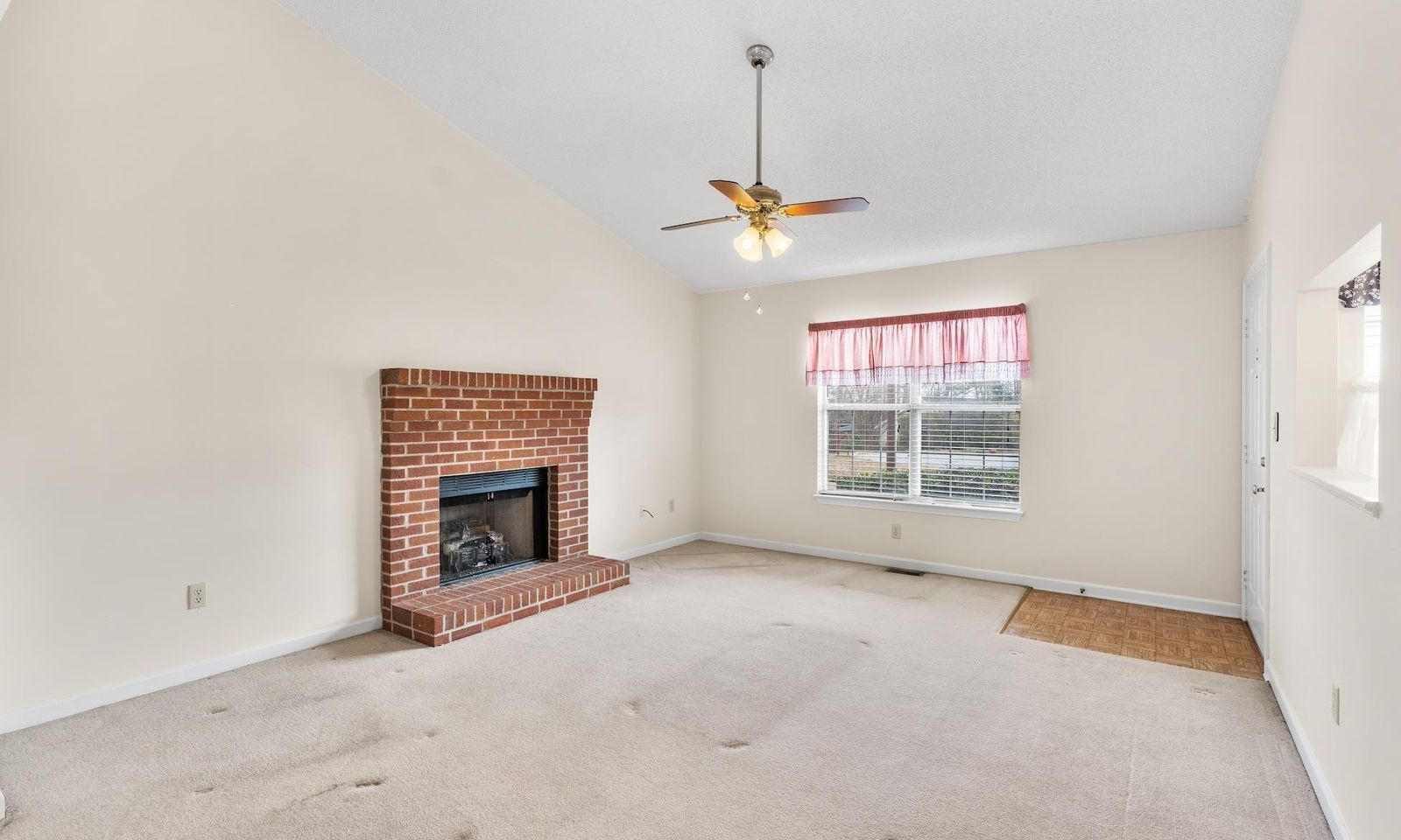 Property image 5 at 2 Ridgeside Court, Greenville, SC 29617-1755