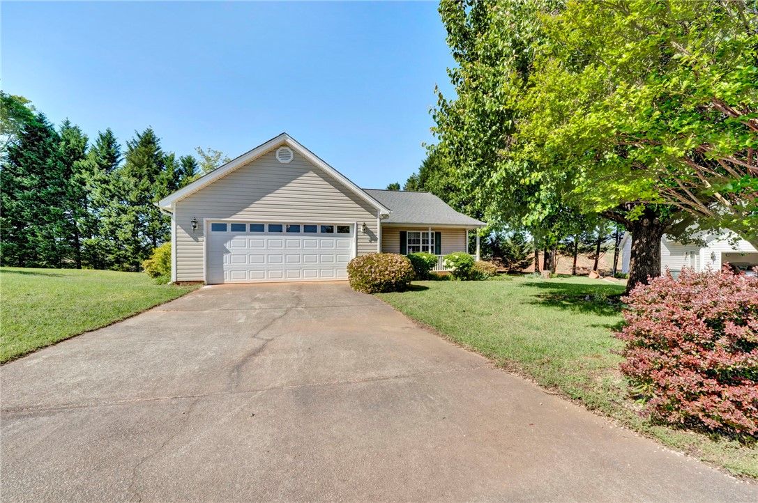 Main image of property at 121 Meadow Hill Way, Taylors, SC 29687