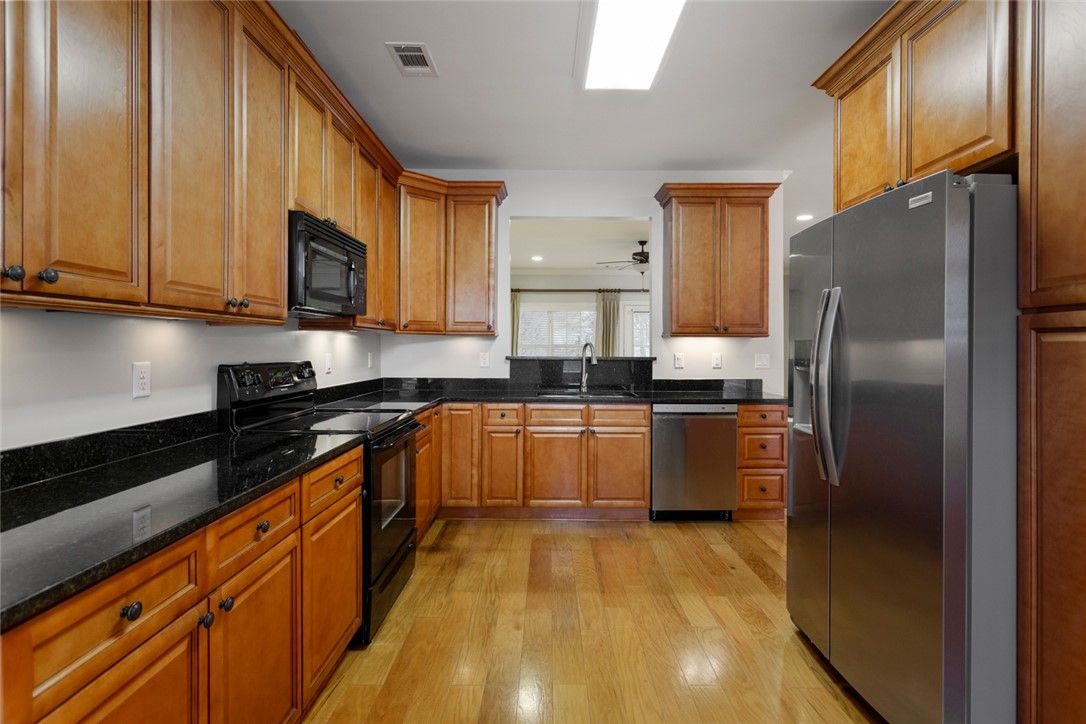 Property image 5 at 324 Canterbury Lane, Seneca, SC 29672